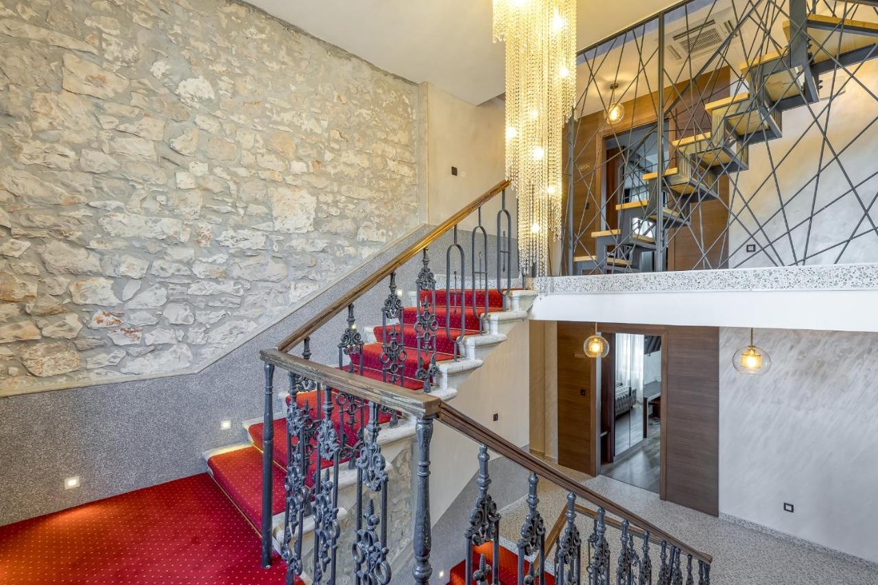 الشقق الفندقية أوماغفي  San Valentino Palace المظهر الخارجي الصورة