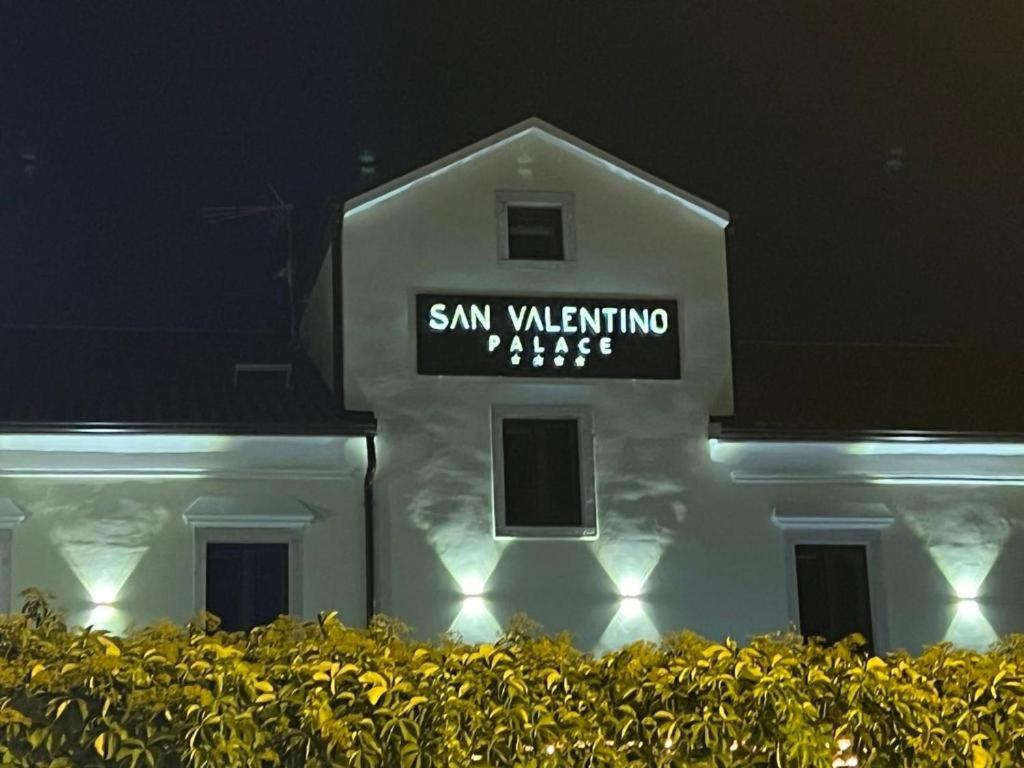 أوماغ San Valentino Palace المظهر الخارجي الصورة