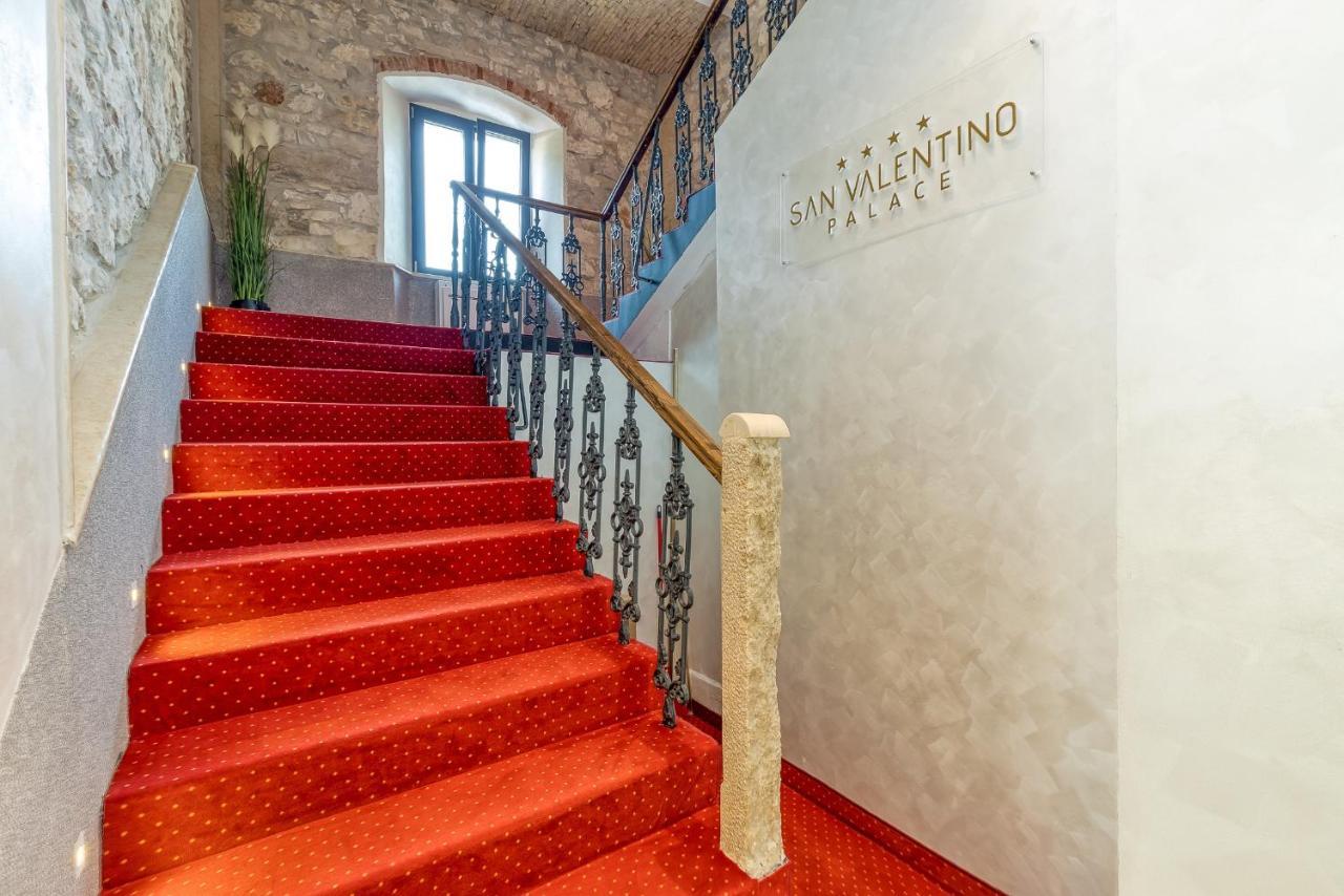 الشقق الفندقية أوماغفي  San Valentino Palace المظهر الخارجي الصورة
